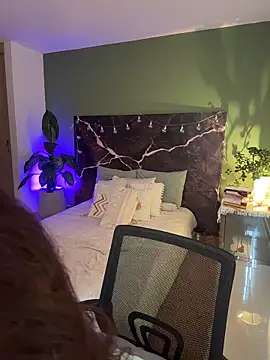 EmaSaenz online show from March 18, 10:15 pm