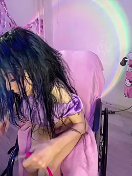 MiniSophiaa online show from March 11, 10:19 am