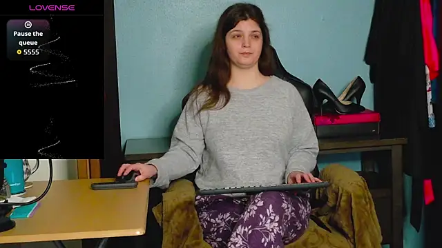 TreeJeanne online show from December 2, 4:58 am