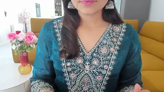 winterforu online show from June 3, 1:45 pm