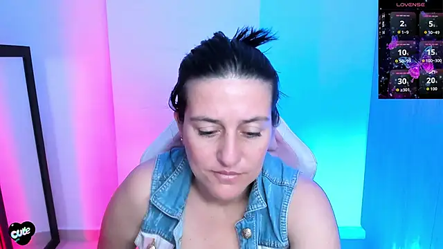 Saskyaa online show from November 1, 3:05 pm