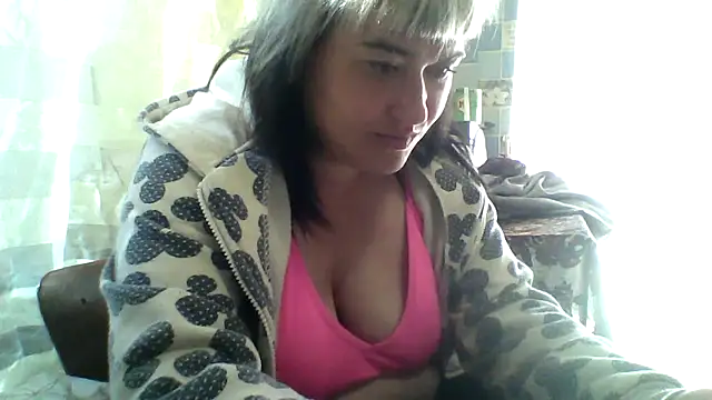 HollyLaBerry online show from May 15, 6:16 am