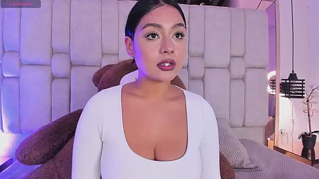 Kleverly Manson1 online show from April 16, 4:57 am