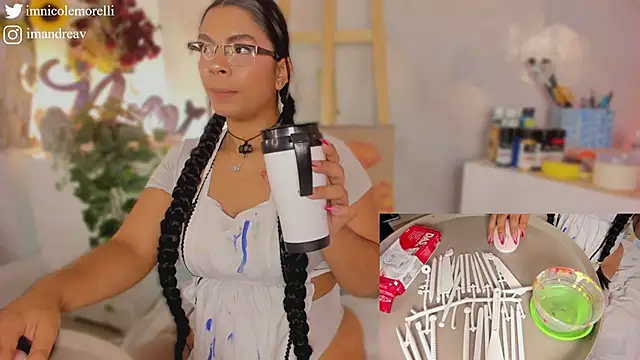 Nicolemorelli2 online show from September 20, 1:53 pm