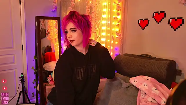 Angel-Lewd-Cake online show from November 1, 7:34 am