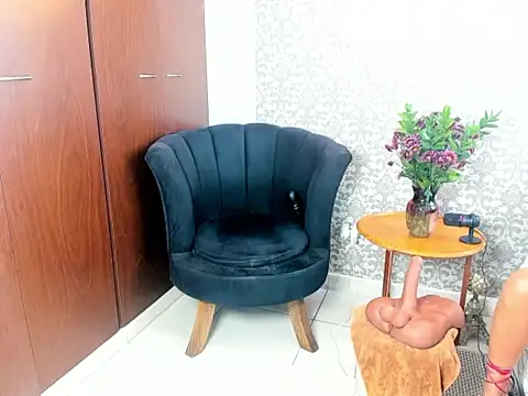 mabelsaravia online show from March 5, 6:15 pm