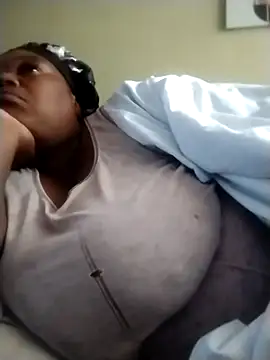 MATUREBUSSTY online show from September 18, 6:01 am