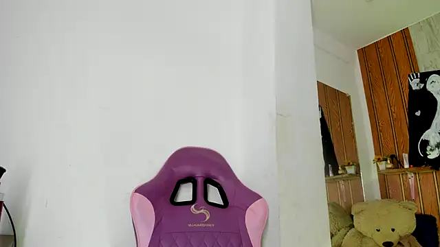 Alika01 online show from November 25, 2:30 pm