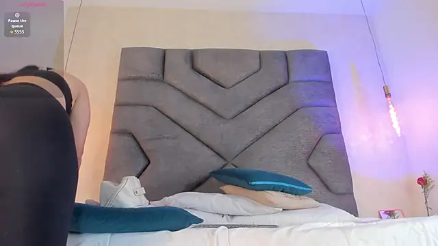 Liinda Saenz online show from December 5, 11:33 am