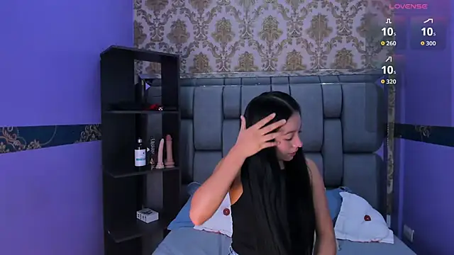 Lila Pinky online show from November 25, 12:40 pm