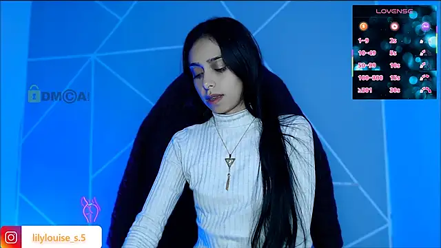 lilylouisee online show from April 29, 9:56 am