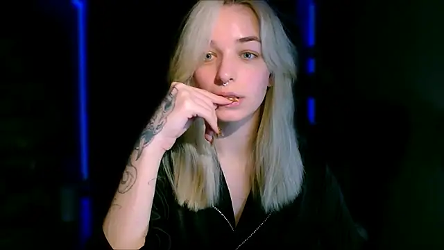 Snapshot of Eli_Llie chatting on October 23, 1:22 am Eli Llie online show from October 23, 1:22 am