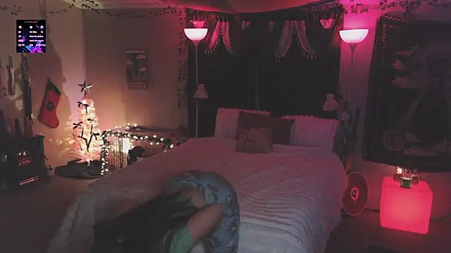 urpuppymoon online show from December 4, 1:19 am