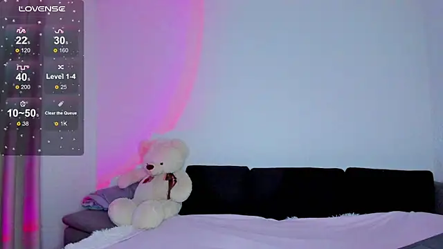 angelicdisaster online show from October 1, 6:02 pm