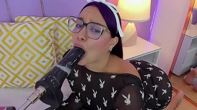 SophyRuiz  online show from February 7, 12:53 pm