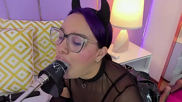 SophyRuiz  online show from February 11, 12:17 pm