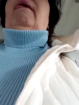 FantasyMichelle online show from April 6, 7:20 am