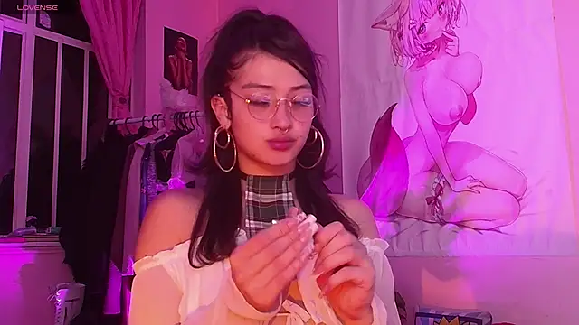 Snapshot of moonfiredancer chatting on October 11, 4:50 am moonfiredancer online show from October 11, 4:50 am