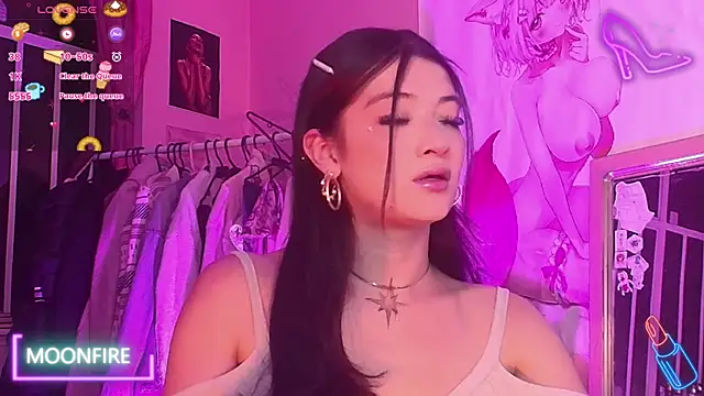 Snapshot of moonfiredancer chatting on October 22, 5:12 am moonfiredancer online show from October 22, 5:12 am