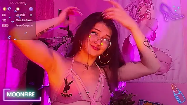 Snapshot of moonfiredancer chatting on October 3, 6:40 am moonfiredancer online show from October 3, 6:40 am