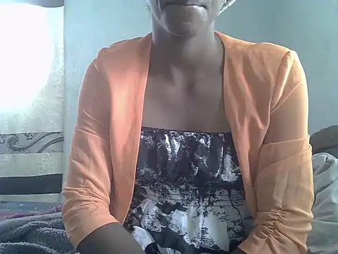 Snapshot of ElianeHot chatting on October 6, 8:09 am ElianeHot online show from October 6, 8:09 am