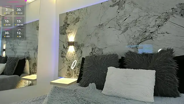 LIZ HOLMES online show from October 17, 12:08 pm