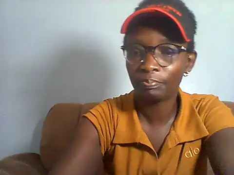 Snapshot of Sexy-BlackGold chatting on November 1, 7:34 am Sexy-BlackGold online show from November 1, 7:34 am