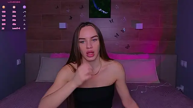 SaraCros online show from November 25, 5:42 am