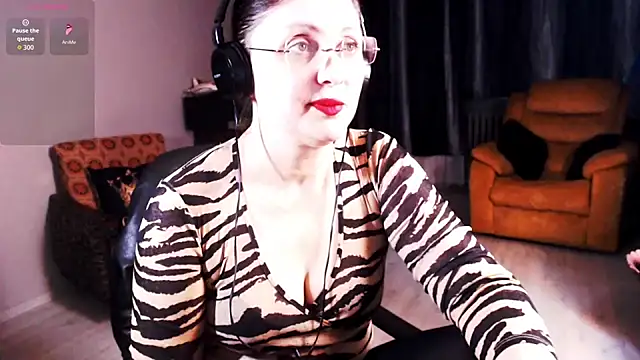 Snapshot of Imperatriza chatting on October 21, 3:43 am Imperatriza online show from October 21, 3:43 am
