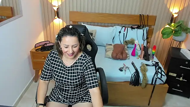 luciana ballesteros  online show from September 30, 12:22 pm