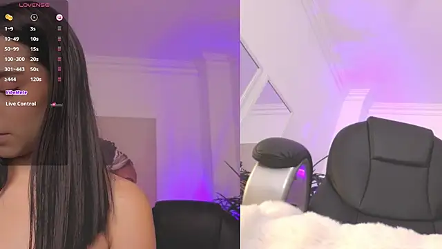 Snapshot of Aleejaa__ chatting on October 22, 11:59 am Aleejaa online show from October 22, 11:59 am