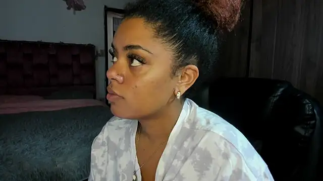 ladyrd1 online show from April 26, 5:32 pm