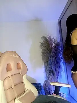 lovely kitt online show from December 2, 1:18 am