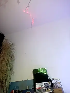 lovely kitt online show from December 19, 4:48 am