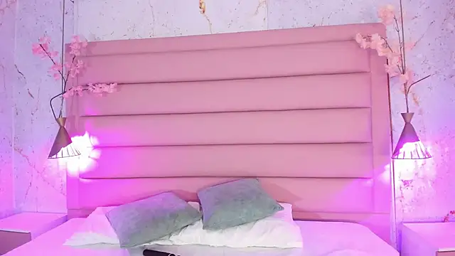 sabrinamilani online show from December 5, 3:28 am