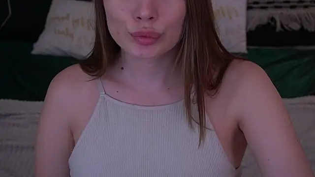 IceDanielles online show from November 4, 2:33 pm