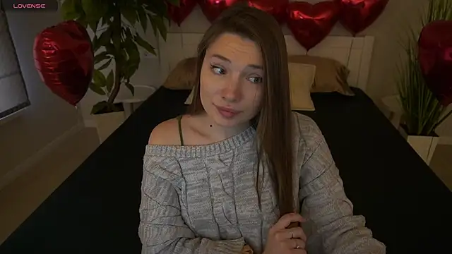 IceDanielles online show from February 12, 1:46 pm