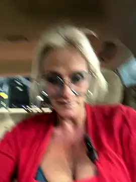 vixendoll87 online show from December 1, 11:51 pm