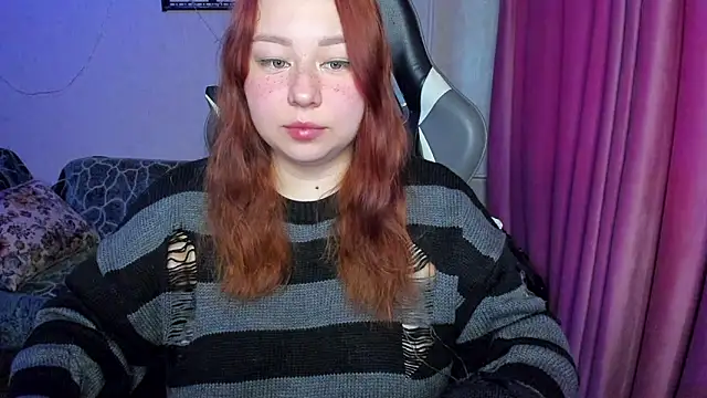 Snapshot of Milafoxxxy chatting on October 1, 5:12 am Milafoxxxy online show from October 1, 5:12 am