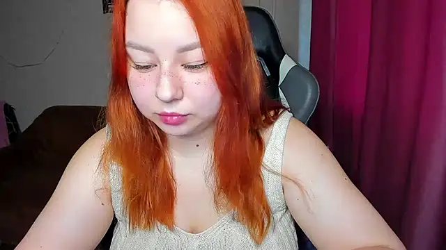 Snapshot of Milafoxxxy chatting on September 17, 8:45 am Milafoxxxy online show from September 17, 8:45 am