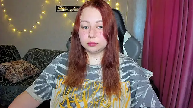 Snapshot of Milafoxxxy chatting on September 29, 9:58 am Milafoxxxy online show from September 29, 9:58 am