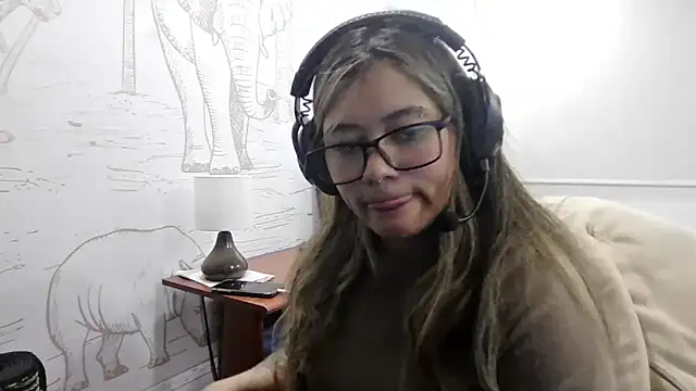StephaniFox online show from March 28, 4:01 am