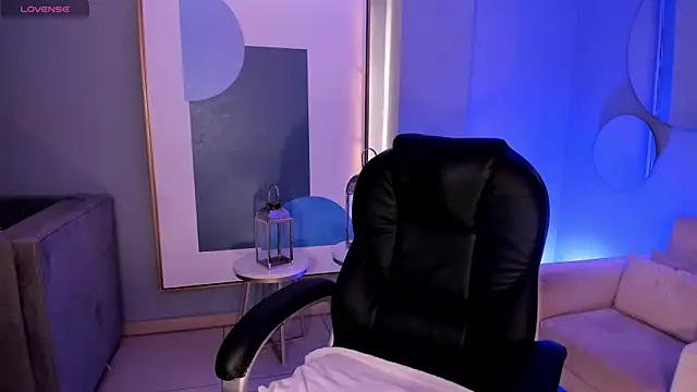 ViolettCastel online show from September 18, 6:39 pm