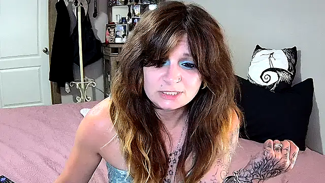 ZeelaXoXo online show from April 5, 5:06 am