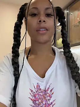 HaileyDiana online show from December 5, 12:50 pm