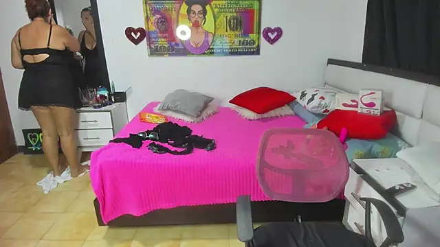 karenmilf 4 online show from October 7, 3:55 am