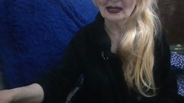 CarlyTreat online show from November 24, 5:04 pm