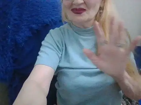 CarlyTreat online show from October 18, 5:59 pm