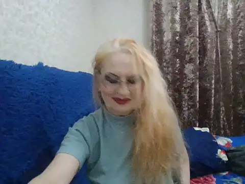 CarlyTreat online show from October 17, 5:38 pm