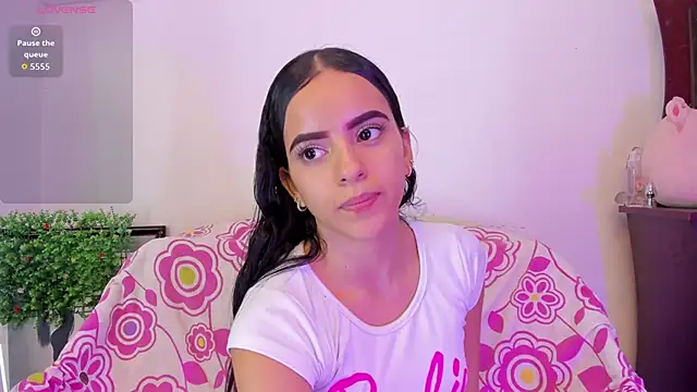 Snapshot of emilyclay_1 chatting on September 15, 11:45 pm emilyclay 1 online show from September 15, 11:45 pm